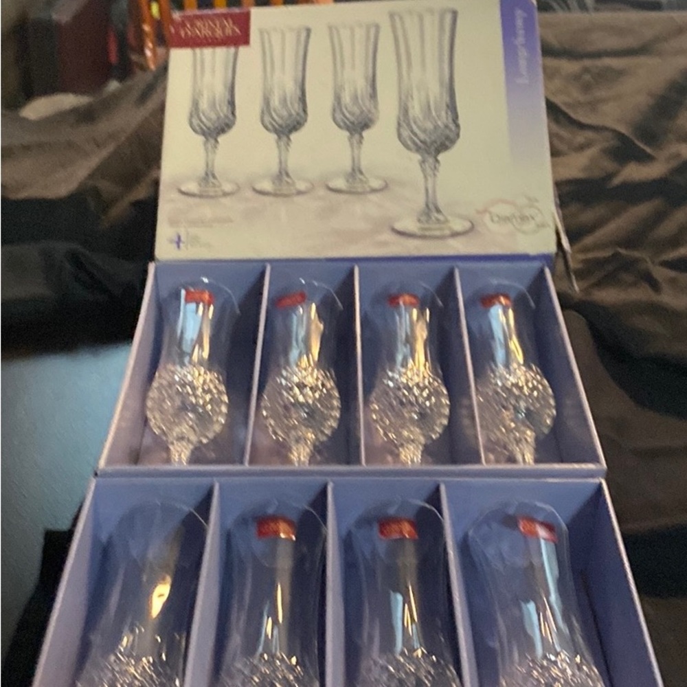 Stemware by Longchamp 4 flutes - Diamax is not lead crystal (2 sets of 4